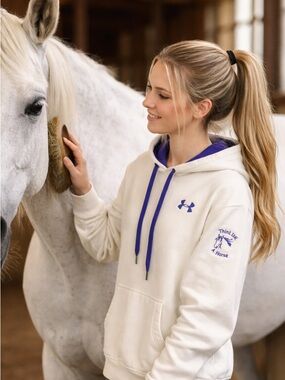 Excellent White Hoodie w/ Purple “Think like a Horse” Embroidery XL Under Armor🐴